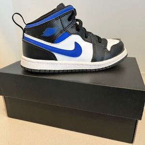 Nike Jordan 1 Mid - Size 10C